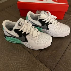 Women’s Nike Air Max